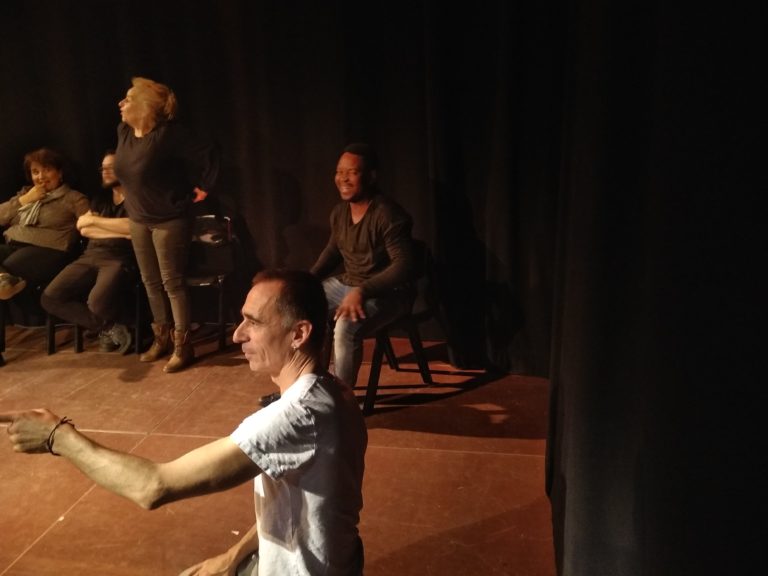 Atelier théâtre avec Cédric Mulamba et Richard Grolleau au Théâtre Les Bretranges le 13 novembre 2018 ©Marina Gabrion